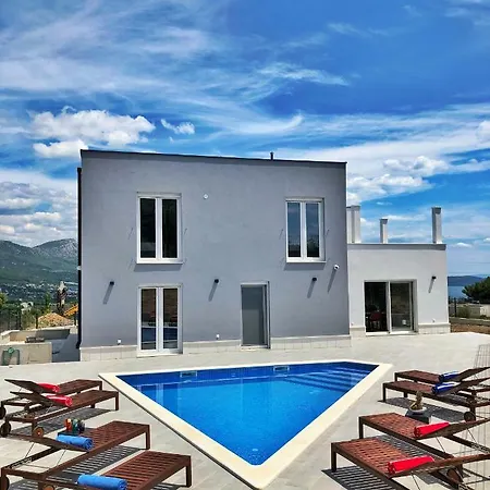 Mila Kastela Apartman Kaštel Novi