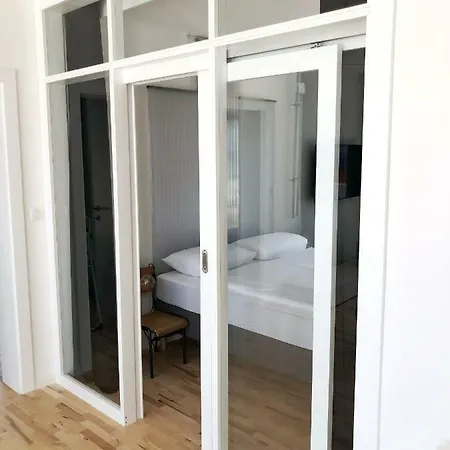 Mila Kastela Apartman Kaštel Novi