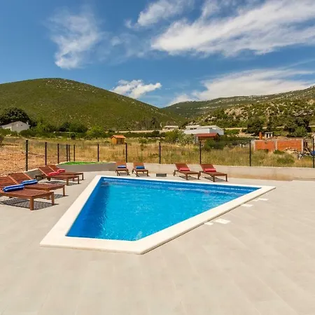 Apartman Mila Kastela *