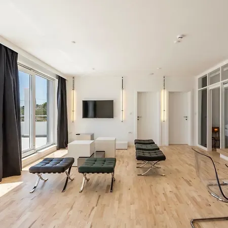Mila Kastela * Kaštel Novi